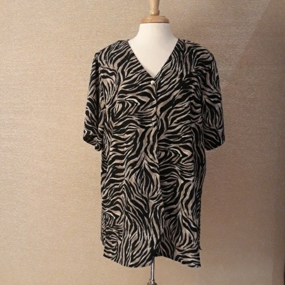 Notations Button Front V-Neck Zebra Print 1X Top